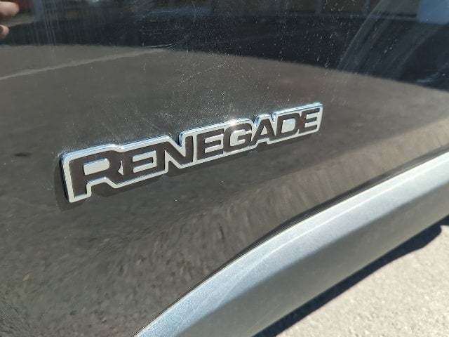 2023 Jeep Renegade RENEGADE LATITUDE 4X4